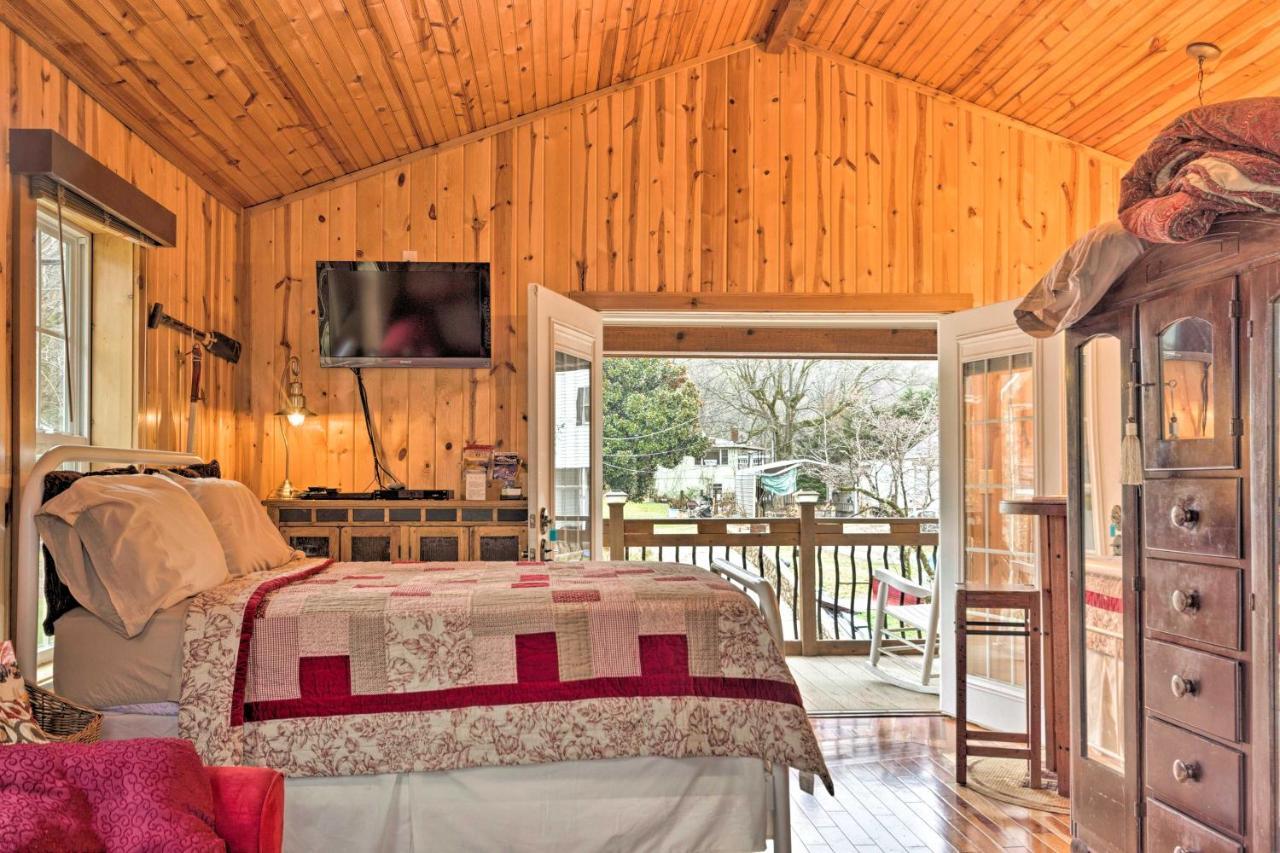 شقة The Boat House Creekside Getaway In Hot Springs! المظهر الخارجي الصورة